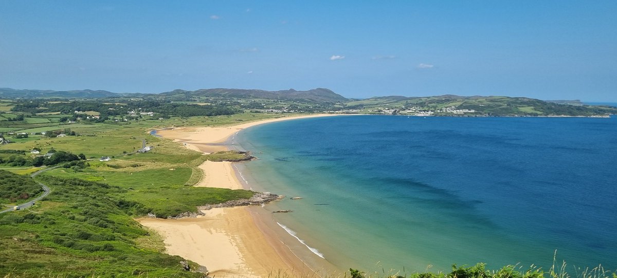 Now that's a view we could never get bored off. 
#Ballymastocker #Portsalon #Donegal