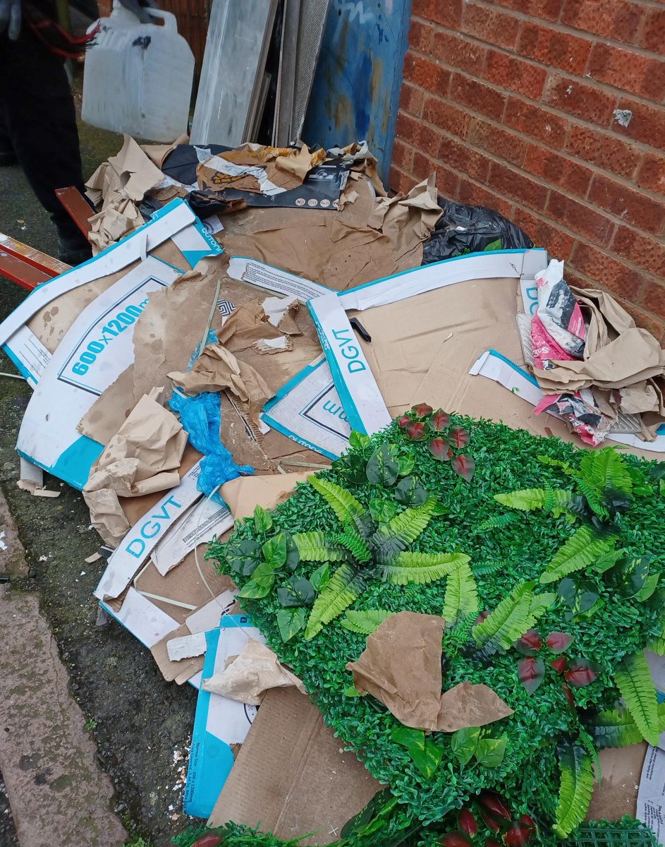 LeicRecycles's tweet image. Enviro crime officers have investigated a fly tip on Sheldon Street. They admitted the offence when interviewed and have been fined £400 and given the bill the for the clean up costs.