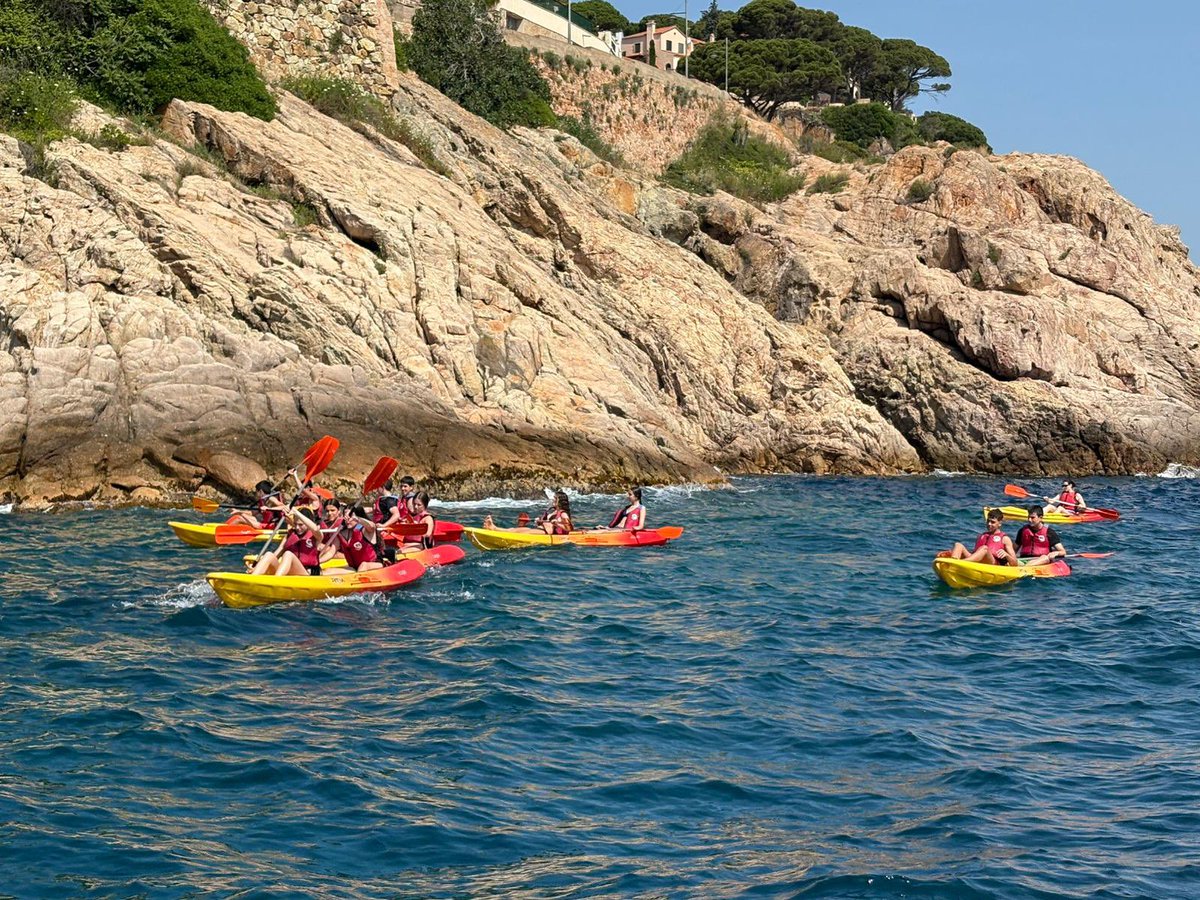 Diverses escoles del nostre municipi i de poblacions veïnes ens han visitat per gaudir de les activitats nàutiques com el caiac i la vela 🚣🏻⛵️

Ens han visitat més de 1.000 alumnes dins del programa d’esport blau escolar💙
