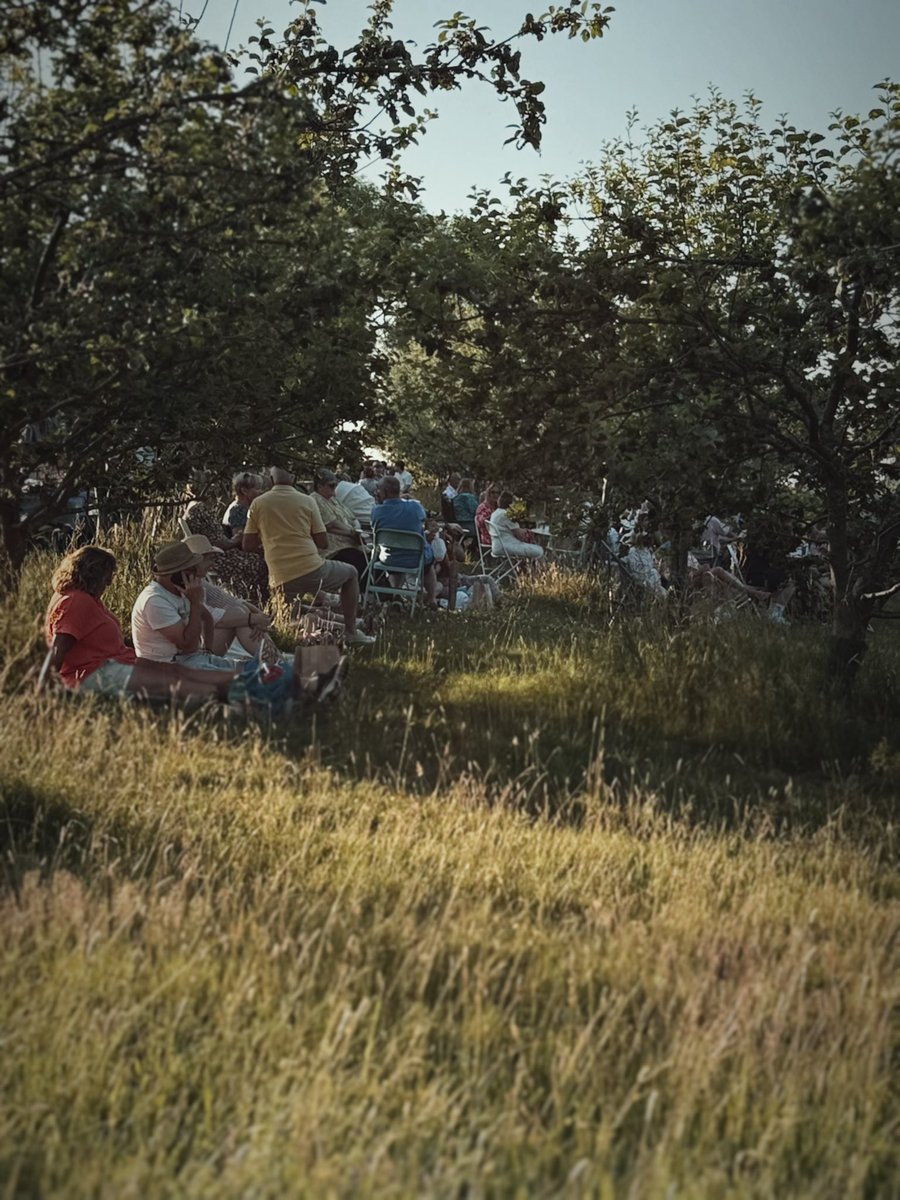 Barry Lewis tweet media