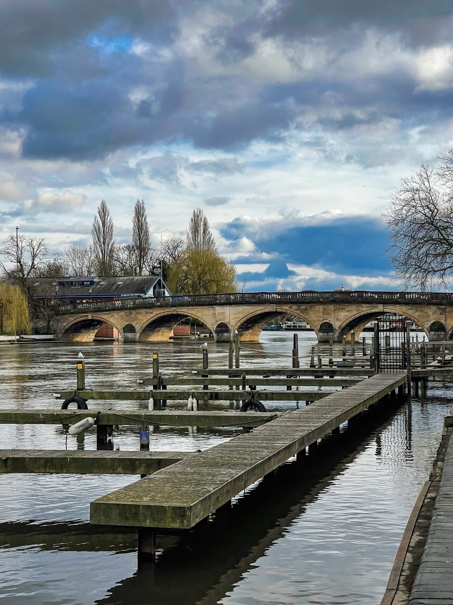 The Boat Race (@theboatrace) on Twitter photo Boat Race rowers will take to the waters of Henley on Thames this weekend in <a href="/HenleywRegatta/">Henley Women's Regatta</a>
<a href="/OxfordUniBC/">Oxford University Boat Club</a> field five crews including two in the Ron Needs Cup for Championship W8+. <a href="/CUBCsquad/">Cambridge University Boat Club</a> have a lightweight pair and single scull entered. Boat Race rowers will take to the waters of Henley on Thames this weekend in <a href="/HenleywRegatta/">Henley Women's Regatta</a>
<a href="/OxfordUniBC/">Oxford University Boat Club</a> field five crews including two in the Ron Needs Cup for Championship W8+. <a href="/CUBCsquad/">Cambridge University Boat Club</a> have a lightweight pair and single scull entered.