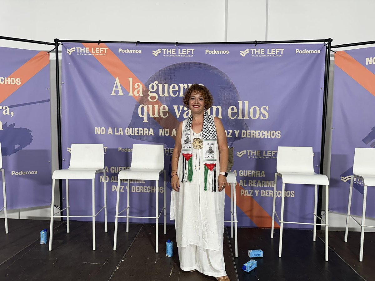 🟣 Ayer estuve en el acto "A la guerra que vayan ellos" junto a Podemos.

✊ Frente al militarismo y el rearme, defendemos la paz, los derechos y la dignidad de la gente.

💥 No a la guerra, no a la OTAN.

💜 ¡Gracias por seguir construyendo esperanza!

#ALaGuerraQueVayanEllos