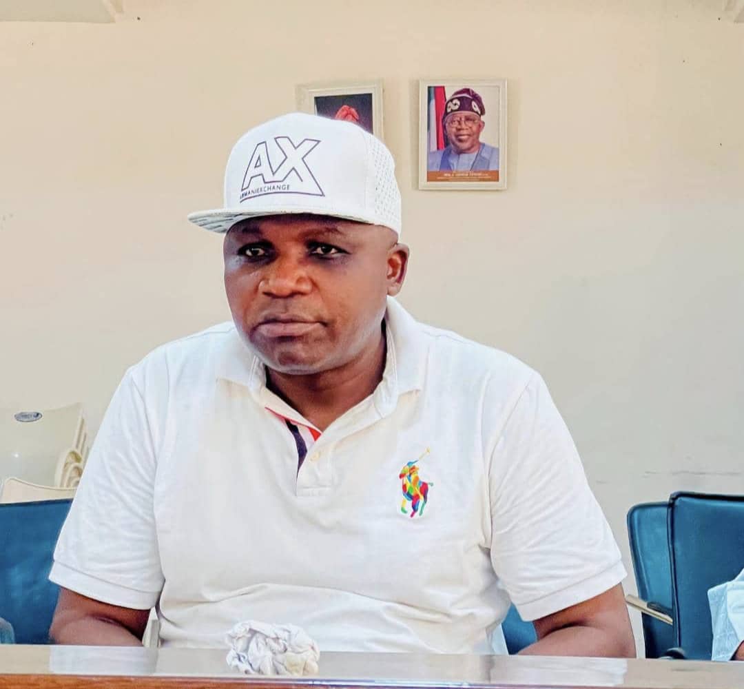Irewole APC (@irewoleapc) on Twitter photo We celebrate with number one progressive citizen in Osun State, Hon. Tajudeen Lawal Sooko, <a href="/OSUN_APC/">State Of Osun APC</a> chairman on the occasion of his birthday.
Your selfless leadership are evident by the wanton of defections into the party thus the surge in party membership.
Happy birthday 🎉 We celebrate with number one progressive citizen in Osun State, Hon. Tajudeen Lawal Sooko, <a href="/OSUN_APC/">State Of Osun APC</a> chairman on the occasion of his birthday.
Your selfless leadership are evident by the wanton of defections into the party thus the surge in party membership.
Happy birthday 🎉
