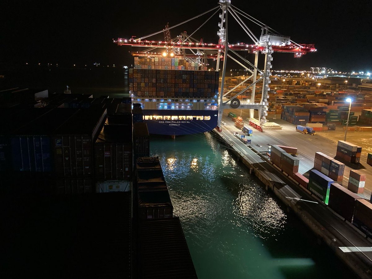 Franck Dhersin (@fdhersin) on Twitter photo Conseil de surveillance du port de Dunkerque ce matin. <a href="/DunkerquePort/">DunkerquePort</a> une très bonne tenue de nos trafics et surtout la belle progression des conteneurs venant de notre hinterland. <a href="/hautsdefrance/">Région Hauts-de-France</a> <a href="/prefet59/">Préfecture de la région Hauts-de-France et du Nord</a> <a href="/Dunkerque/">Ville de Dunkerque</a> <a href="/Senat/">Sénat</a> #port #fret #Industrie Conseil de surveillance du port de Dunkerque ce matin. <a href="/DunkerquePort/">DunkerquePort</a> une très bonne tenue de nos trafics et surtout la belle progression des conteneurs venant de notre hinterland. <a href="/hautsdefrance/">Région Hauts-de-France</a> <a href="/prefet59/">Préfecture de la région Hauts-de-France et du Nord</a> <a href="/Dunkerque/">Ville de Dunkerque</a> <a href="/Senat/">Sénat</a> #port #fret #Industrie