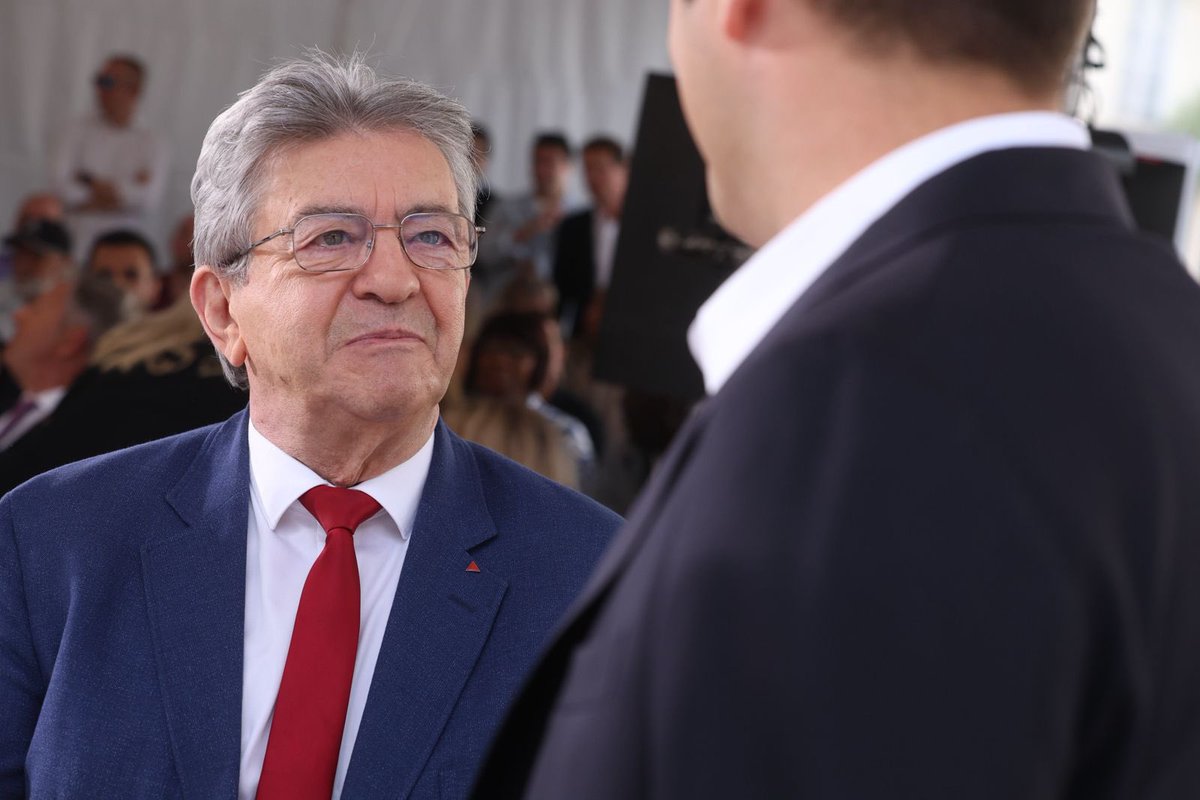 Et ça continue !
Place à <a href="/JLMelenchon/">Jean-Luc Mélenchon</a> pour cette émission exceptionnelle en public devant l’Assemblée Nationale pour les #20ans des <a href="/GG_RMC/">Les Grandes Gueules</a>.