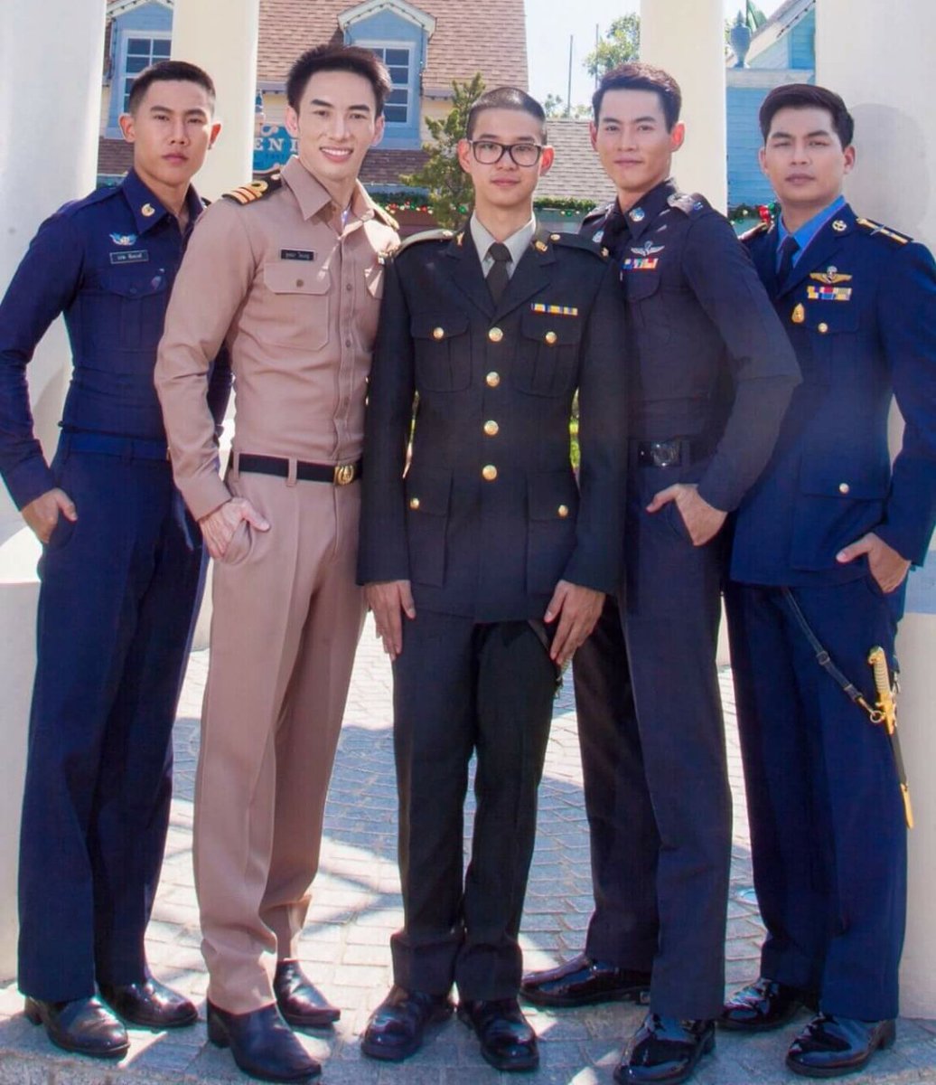 SuiteAndUniform's tweet photo. ทหารไทย ไม่แพ้ชาติใดในโลก https://t.co/tBzQWPbffY