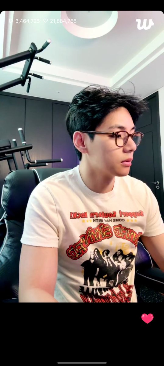 vantave's tweet image. he looks so fine