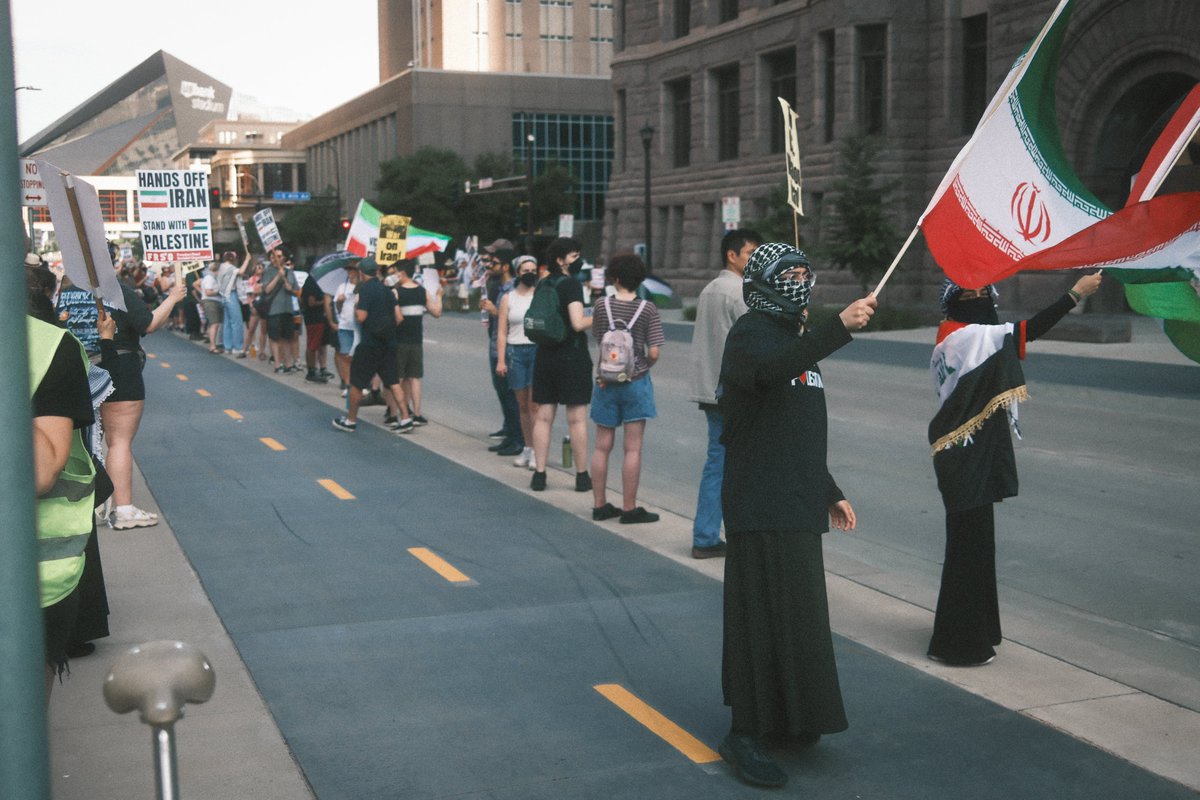 Minneapolis says "Hands Off Iran!" 🇮🇷 1/2