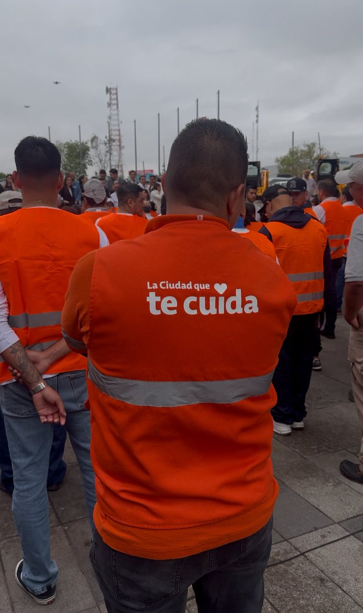 Manuel Romo (@manuelromop) on Twitter photo Para atender todos los rincones en las 11 comunidades de Guadalajara, nuestra presidenta <a href="/VeroDelgadilloG/">Verónica Delgadillo</a> entregó hoy 124 unidades al personal de servicios públicos del <a href="/GuadalajaraGob/">Gobierno de Guadalajara</a> #GDLTeCuida Para atender todos los rincones en las 11 comunidades de Guadalajara, nuestra presidenta <a href="/VeroDelgadilloG/">Verónica Delgadillo</a> entregó hoy 124 unidades al personal de servicios públicos del <a href="/GuadalajaraGob/">Gobierno de Guadalajara</a> #GDLTeCuida