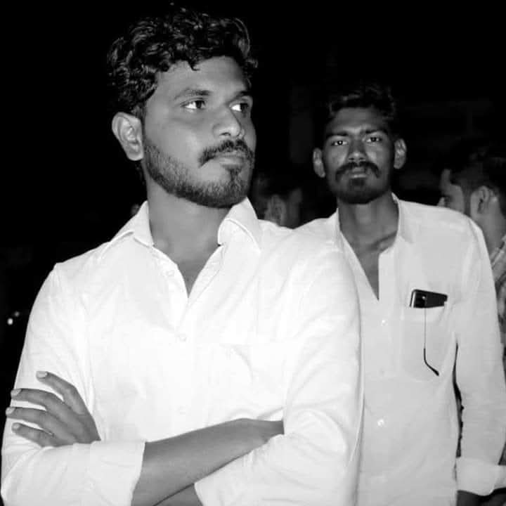 SaurabhP358's tweet photo. वाढदिवसाच्या आभाळभर शुभेच्छा नेताजी..
💐🎂
@Aakshay_Bansode https://t.co/O9CuC3iqdk