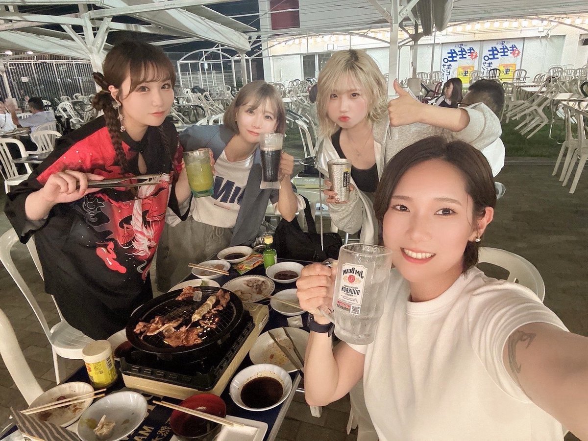 ____umi___'s tweet photo. 朝日浴びるの苦手な人が珍しく朝まで遊んだレベルに楽しかった🥰ビアガーデンからのはしご酒で11時間飲み続けてたの元気すぎ 🍻🫶 https://t.co/JDpyDaHi7g