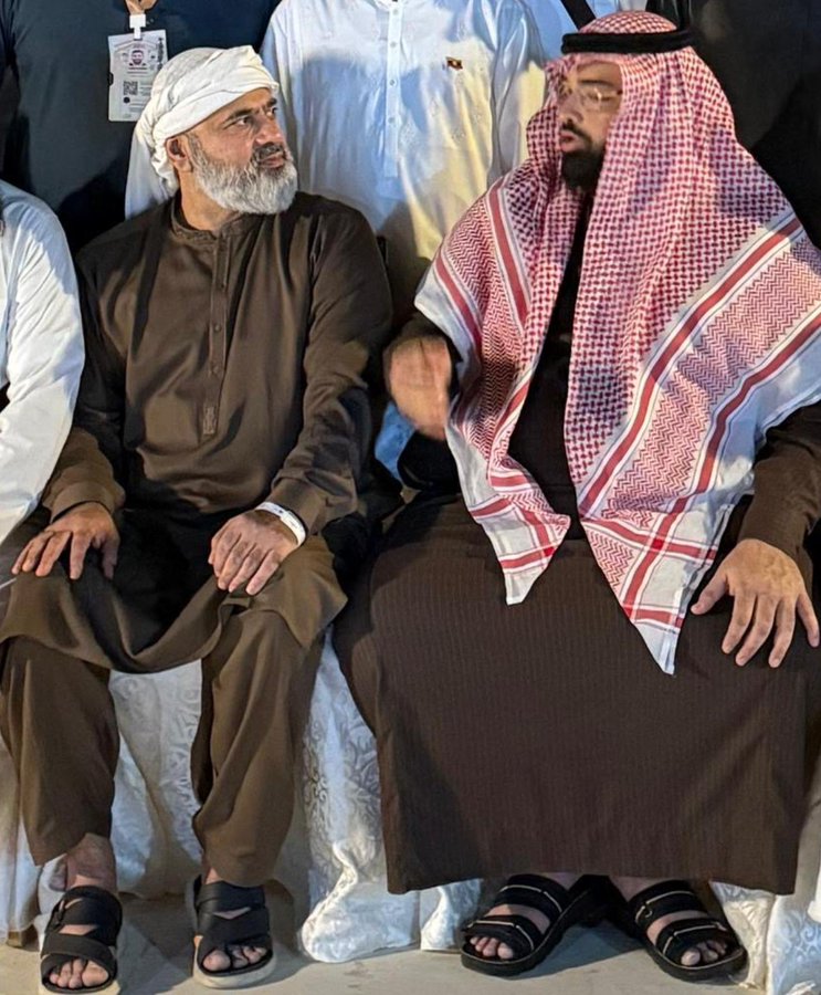 عزتیں میرے رب دیتا ہے اللہ پاک صحافت کی بادشاہ <a href="/ImranRiazKhan/">Imran Khan</a>  کو لمبی عمر عطا فرمائے