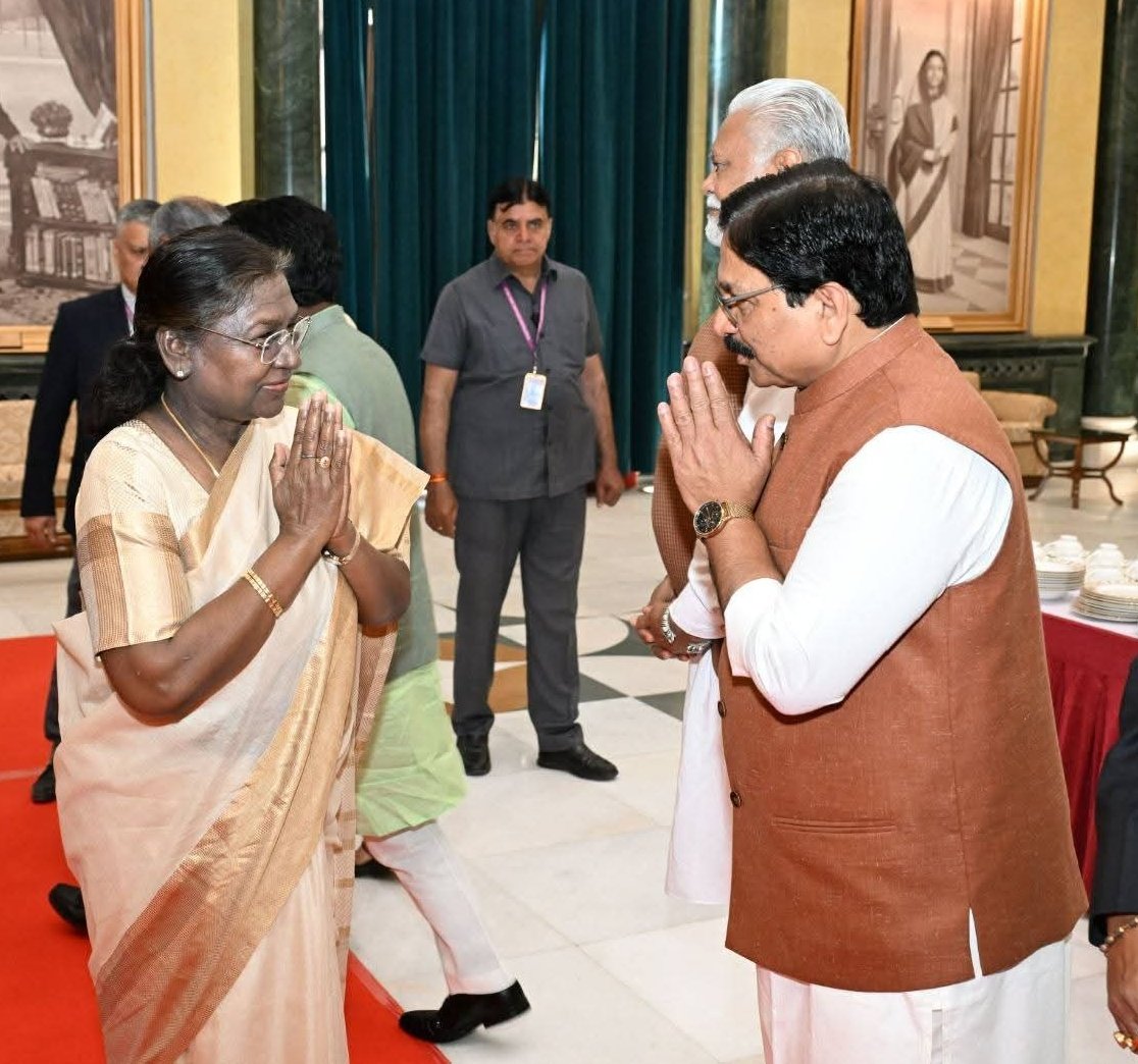 Ravindra Waikar (@ravindrawaikar) on Twitter photo महामहीम राष्ट्रपति माननीय श्रीमती द्रौपदी मुर्मु जी को जन्मदिवस की हार्दिक शुभकामनाएं।💐
आपकी सादगी, समर्पण और सेवा का मार्गदर्शन सभी के लिए प्रेरणास्रोत है।🙏🏻
<a href="/rashtrapatibhvn/">President of India</a> महामहीम राष्ट्रपति माननीय श्रीमती द्रौपदी मुर्मु जी को जन्मदिवस की हार्दिक शुभकामनाएं।💐
आपकी सादगी, समर्पण और सेवा का मार्गदर्शन सभी के लिए प्रेरणास्रोत है।🙏🏻
<a href="/rashtrapatibhvn/">President of India</a>
