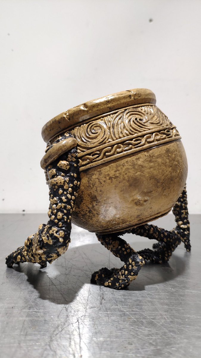 PropsMy's tweet image. Alexander, the Iron Fist! After 3D printing, sanding, and painting, this Elden Ring legend now lives on my shelf. Still stuck, but this time—by choice. Next project? Maybe another FromSoftware icon… Any suggestions? ⚔️  

#EldenRing #FromSoftware #Gaming #3DPrinting #GamerLife