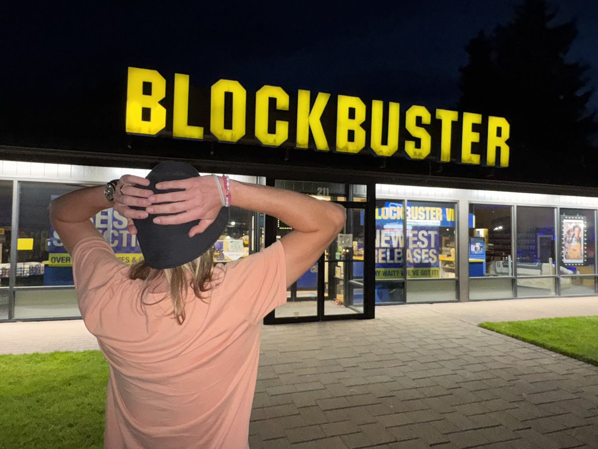 gcc_hellscape's tweet image. THEY’RE CLOSED (drove here from PA)