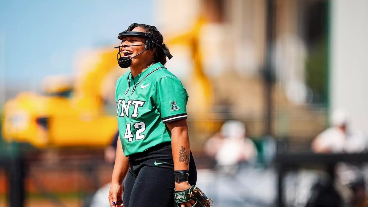 Pitcher Anneca Anderson and catcher Elizabeth Moffitt have withdrawn from the transfer portal and are returning to North Texas for the 2026 season.

🔗 d1softball.com/anneca-anderso…