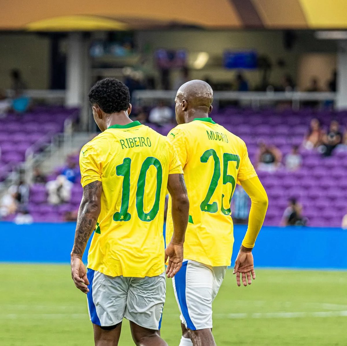 Khuliso Mudau x Lucas Ribeiro Costa
Mamelodi Sundowns ballers 🇧🇷 x 🇿🇦