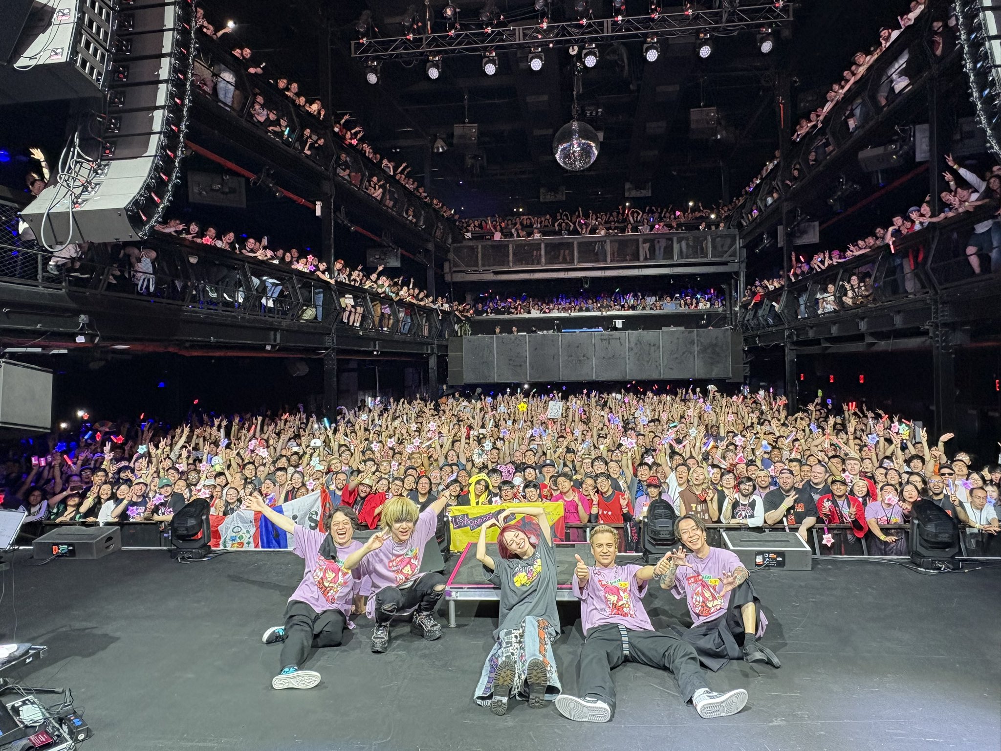 Gt3ITbhWQAAM6np?format=jpg&name=large