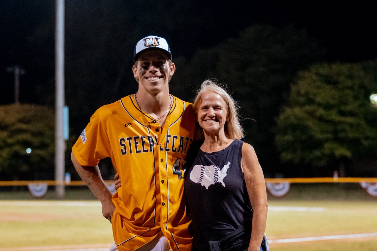 eli_gries's tweet image. Hey mom!