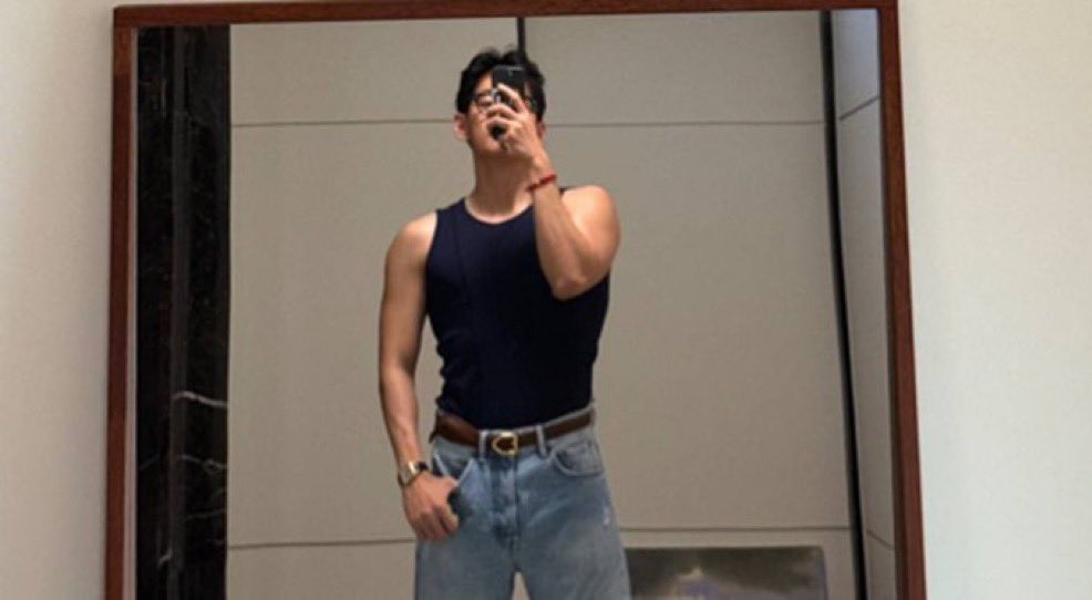 GAYBOY i scream as i look at his gay gym bro outfit