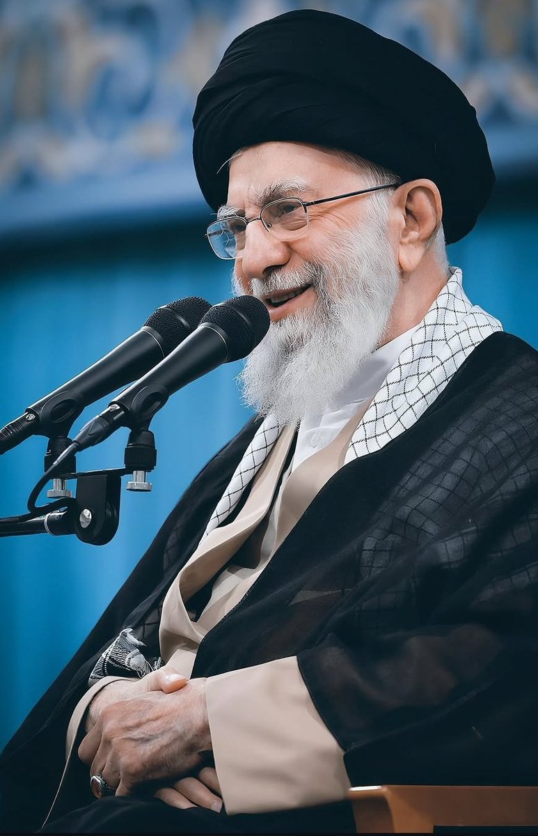 اللهم احفظ قائدنا الخامنه ای