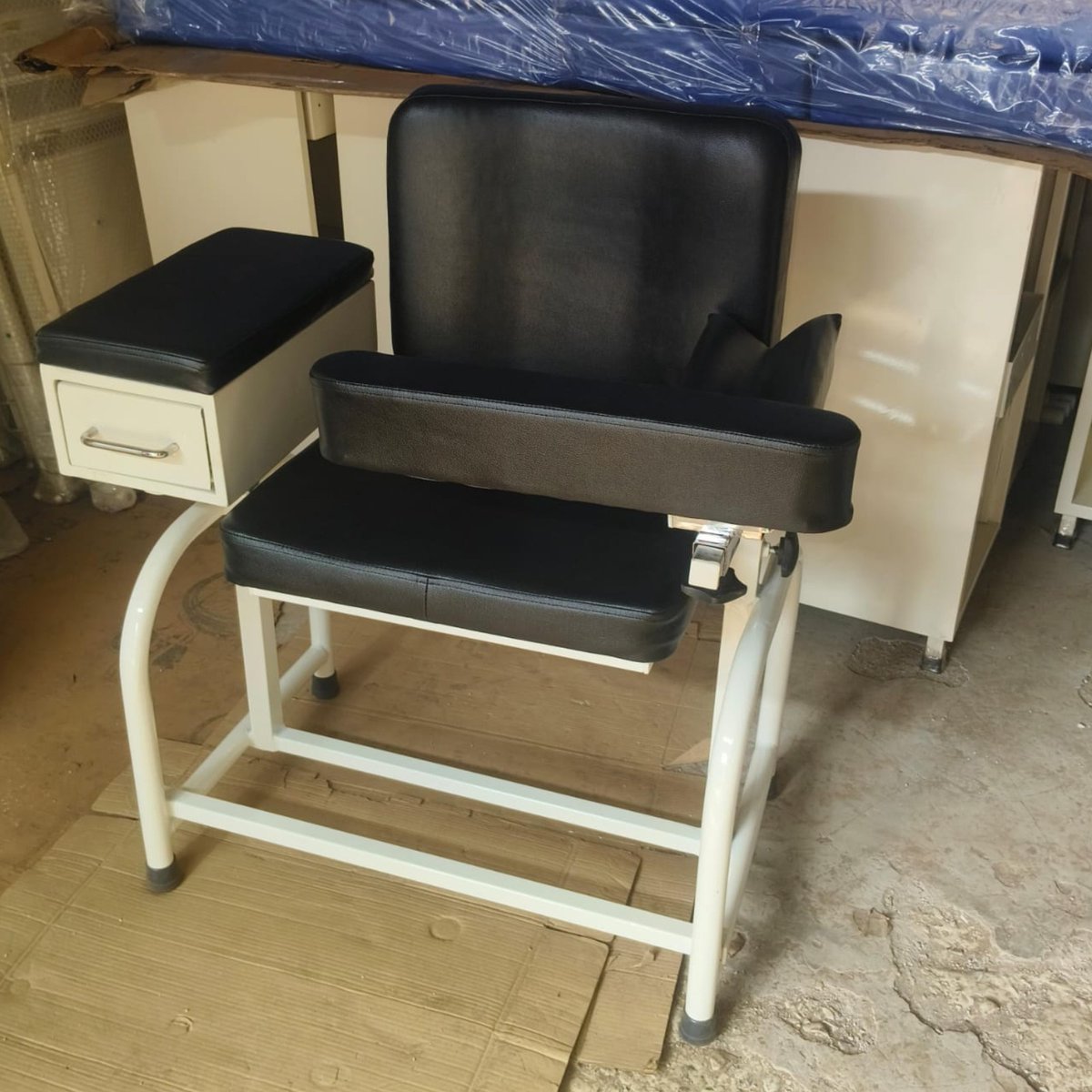 Blood Collection Chair  GM 9043C

Hospital Furniture Manufacturer  ..For more info visit...hospitalfurnitureindia.co.in/latest-update/…
