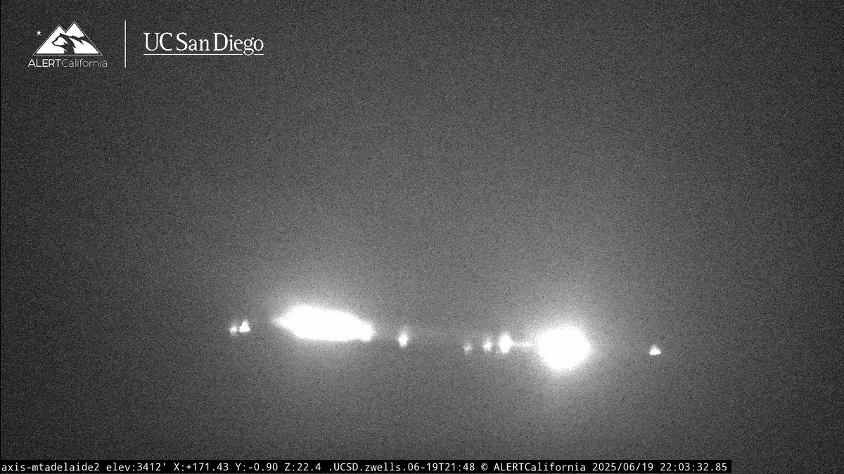 sugarbearwx's tweet image. #deerfire is approximately 10-15 acres in light, flashy fuels with a moderate rate of spread, per Incident Command.
Kern county #cafire #wildfire