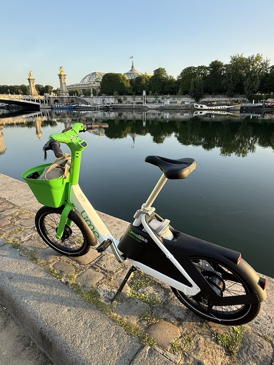 Woke up to a new <a href="/limebike/">Lime</a> in Paris!

Looks good, seems more vandalism-resistant, has less power (longer range?), but small wheels on bumpy pavement aren’t great. 

e-biking is easily the best way to get around central Paris…