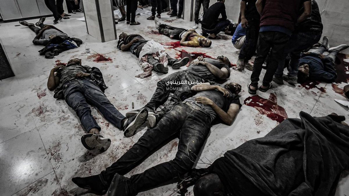 warfareanalysis's tweet photo. ⚡️Update:

Photos from the Israeli massacre that targeted civilian aid seekers who had gone out in search of a bite to eat at the American-run aid point, only to be gunned down by the Israeli army at dawn today in central Gaza. https://t.co/tFRViXT8lG