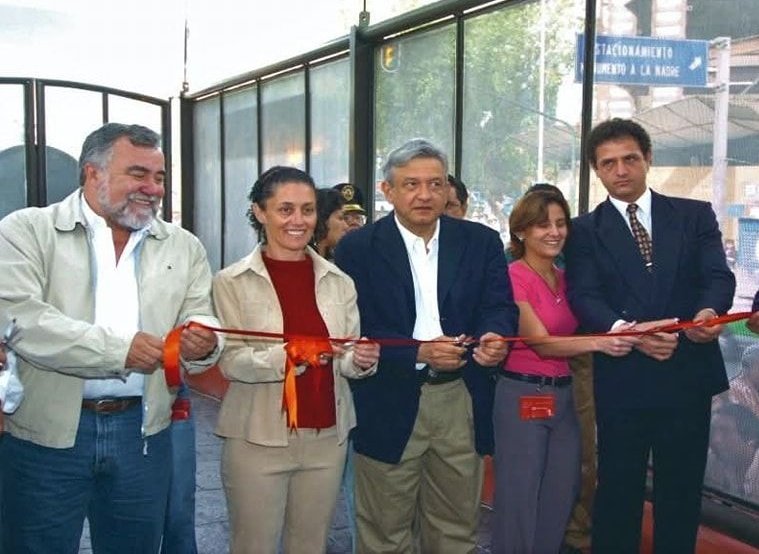 Alejandro Encinas (@a_encinas_r) on Twitter photo Hoy celebramos 20 años del <a href="/MetrobusCDMX/">Metrobús CDMX</a>, que revolucionó el transporte público en la arteria más importante de la Ciudad de México: Avenida Insurgentes.
Ahora cuenta con siete líneas, 174km y transporta diariamente a 1.8 millones de personas. Además, contamos ahora con Hoy celebramos 20 años del <a href="/MetrobusCDMX/">Metrobús CDMX</a>, que revolucionó el transporte público en la arteria más importante de la Ciudad de México: Avenida Insurgentes.
Ahora cuenta con siete líneas, 174km y transporta diariamente a 1.8 millones de personas. Además, contamos ahora con