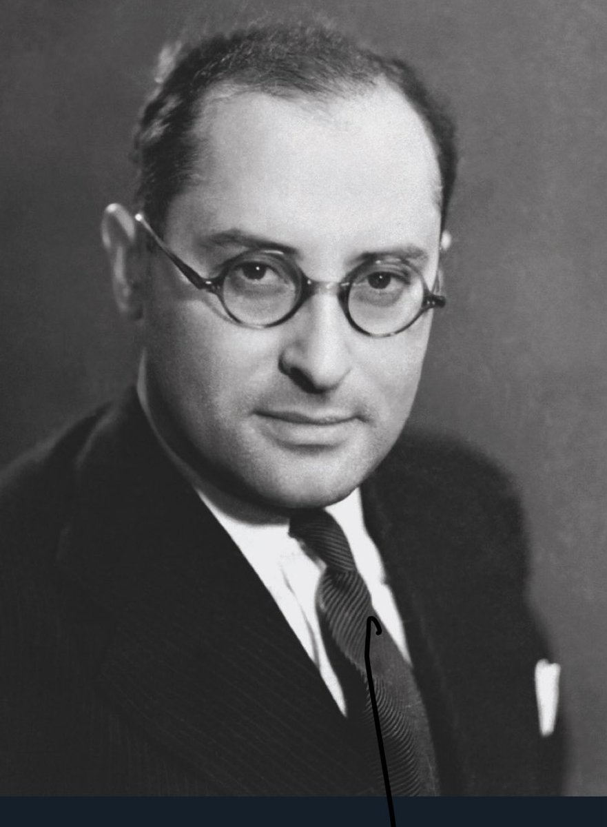 20 juin 1944 - assassinat de Jean Zay

Le ministre de l’Education nationale et des Beaux arts du Front populaire a été exécuté par des miliciens français car il était juif, et qu’il incarnait la laïcité et la démocratisation scolaire.