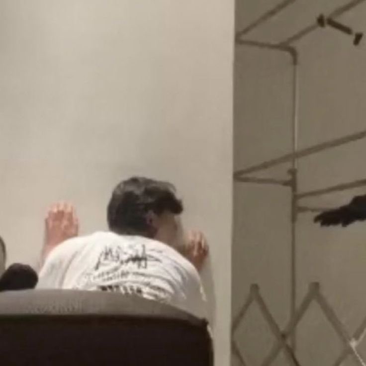 ข้างห้องเล่นเกมไร แบกด้วยขั่บ