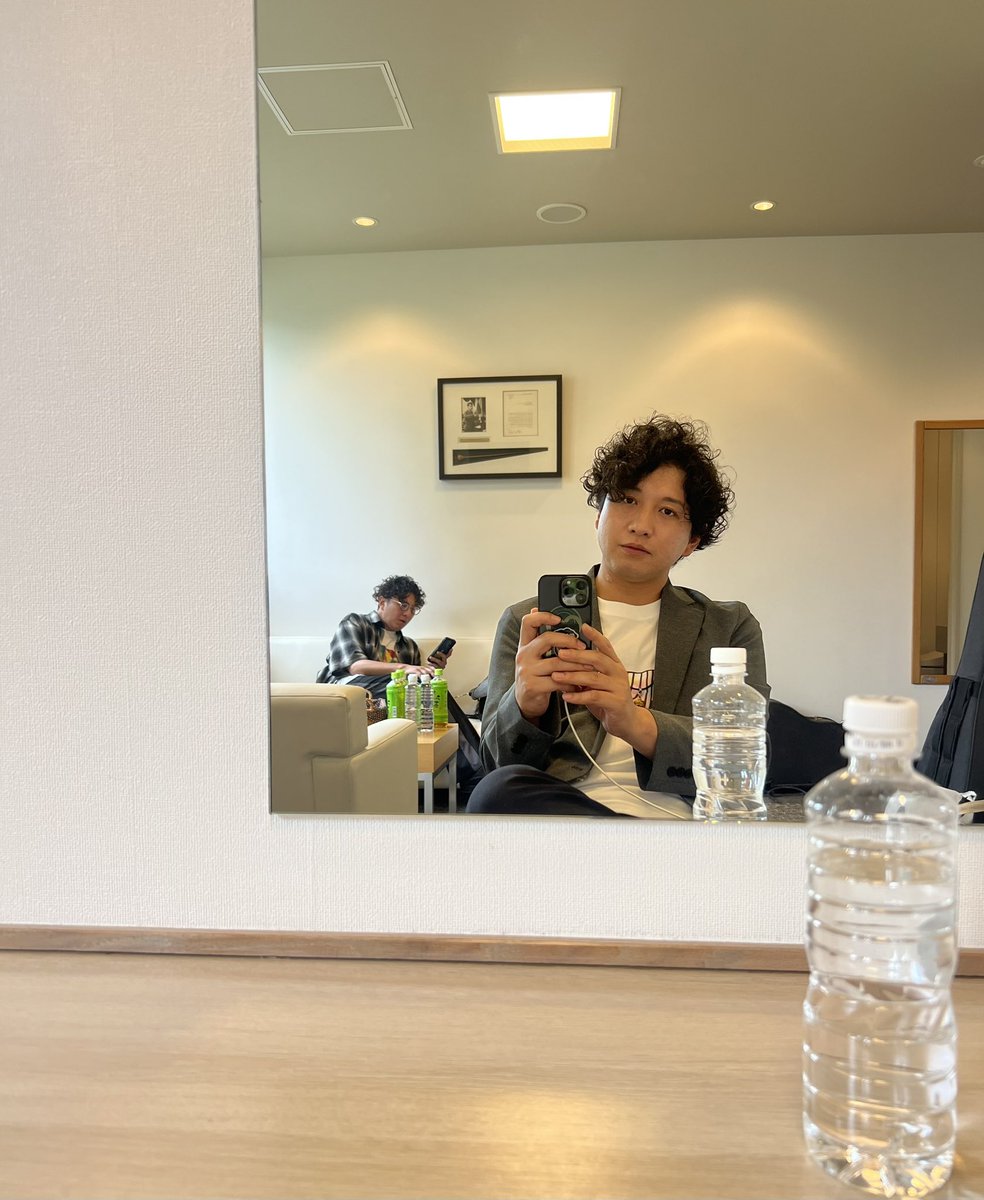 本日は軽井沢大賀ホールにて「地域ケア」を考える福祉のセミナーにて歌わせていただきました。

老後のこととかまだぼんやりしてるけどしっかり考えなくちゃなと考えさせられる会です。

有意義なセミナーで素敵なホールで歌わせていただき感謝します。

楽屋も居心地よくて有り難し！
