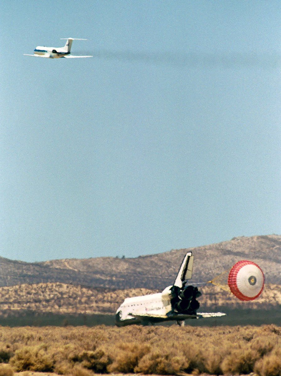 billmeco's tweet image. #OTD 23 years ago #SpaceShuttle #OV105 #Endeavour landed on #EAFB Rwy 22 on #Mission #STS111. #nasa #ISS