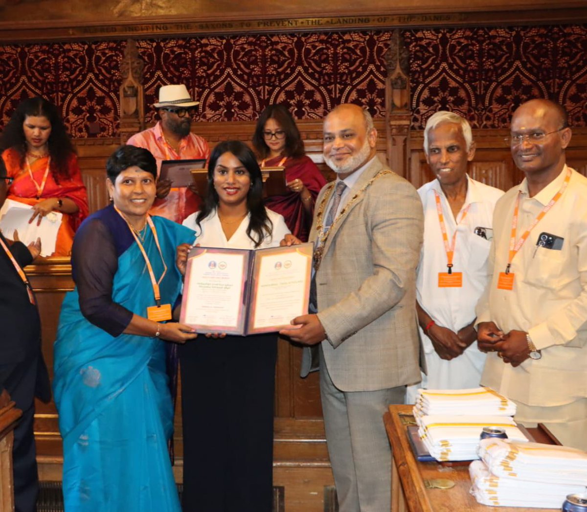 நமது ஆசிரியர் திருமிகு.கனகலட்சுமி இங்கிலாந்து பாராளுமன்றத்தில் கெளரவிக்கப்பட்டுள்ளார்.

நெஞ்சம் நிறைந்த வாழ்த்துகளை மீண்டும் ஒருமுறை தெரிவித்துக்கொள்கிறோம்.