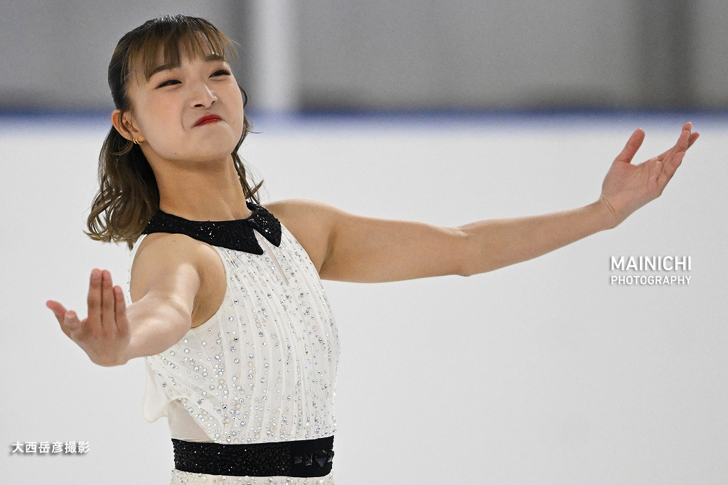 坂本　花織 証明書付直筆サイン入りフォト　フィギュアスケート 銅メダル　北京五輪 女子 フィギアスケート 坂本花織 直筆サイン入り写真 保証書付き