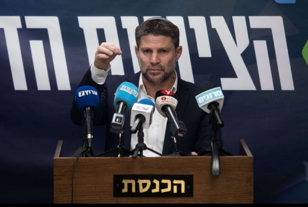 🇮🇱🇺🇲⚔️🇮🇷
عـــــــــــــــــاجل وغير عادي 
وزير المالية الإسرائيلي سموتريتش: 

♦️على دول الخليج التي تكسب تريليونات الدولارات وألمانيا وبريطانيا وفرنسا المشاركة في تكاليف هذه الحرب على الأقل اقتصاديا.

♦️أؤكد على ما قاله المستشار الألماني 

 إسرائيل تقوم بالأعمال القذرة نيابة عن