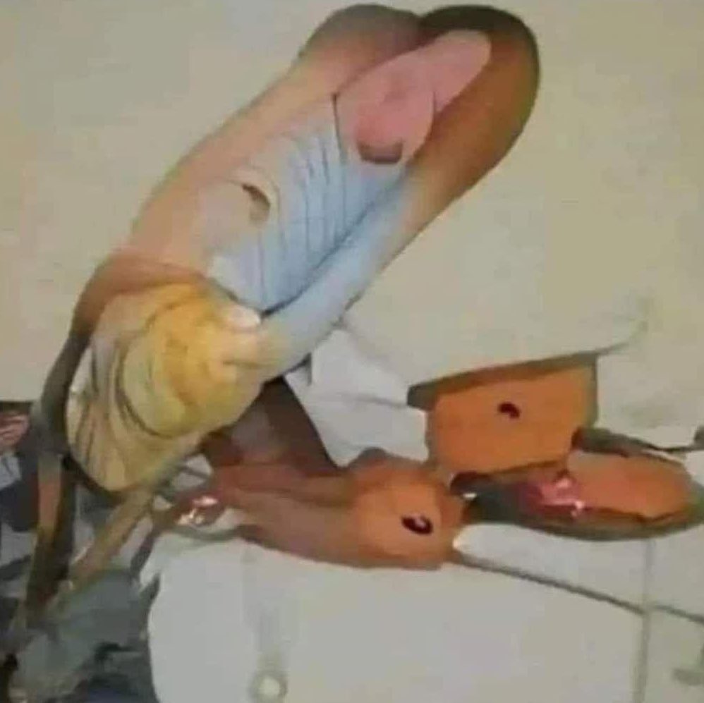 Such an amazing painting.

Makes it look actually REAL!