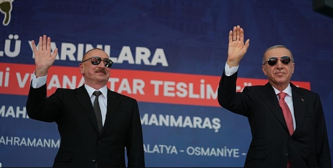 Türkiye’nin Avrasya Stratejisinde Aliyev ve Paşinyan Ziyaretlerinin Yeri ve Önemi!
enphaber.net/yazarlar/omur-…
<a href="/oc32oc39/">Ömür Çelikdönmez</a> <a href="/presidentaz/">Ilham Aliyev</a> <a href="/1VicePresident/">Mehriban Aliyeva</a> <a href="/Azerbaijan/">Azerbaijan 🇦🇿</a> <a href="/RTErdogan/">Recep Tayyip Erdoğan</a>  <a href="/GasimovAkif/">Akif Gasimov</a> <a href="/enphaberajansi/">ENP Haber Ajansı</a>