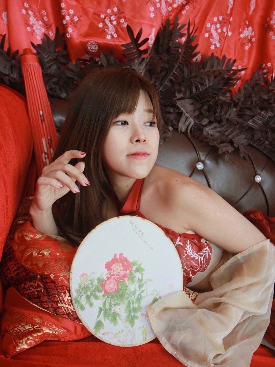 🎨 Sawadee Chengdu Art Fair
“สวัสดี 2025”
เทศกาลศิลปะร่วมสมัยจากศิลปินไทยในเมืองเฉิงตู
🗓 วันเปิดงาน:
5 กรกฎาคม 2025 | เวลา 12:00 – 18:00 น.
🖼 วันจัดแสดง:
5 กรกฎาคม – 10 สิงหาคม 2025
 📆 วันอังคาร – ศุกร์: 12:00 – 18:00 น.
 📆 วันเสาร์ – อาทิตย์: 10:00 – 18:00 น.
(หยุดวันจันทร์)