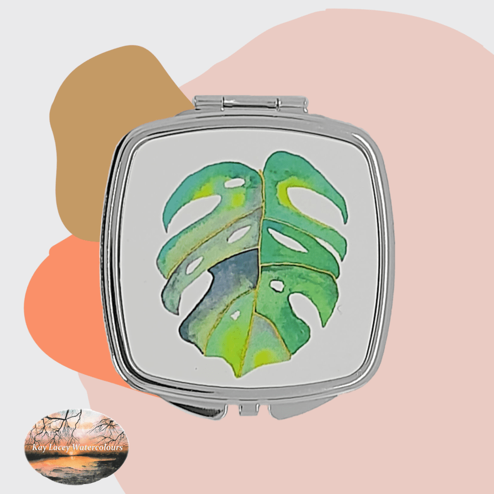 The weather is feeling tropical so why not add a tropical vibe to your handbag with this pretty mirror compact featuring my Monstera Leaf artwork
thebritishcrafthouse.co.uk/product/tropic…
#EarlyBiz #mirror #Tropical #MHHSBD