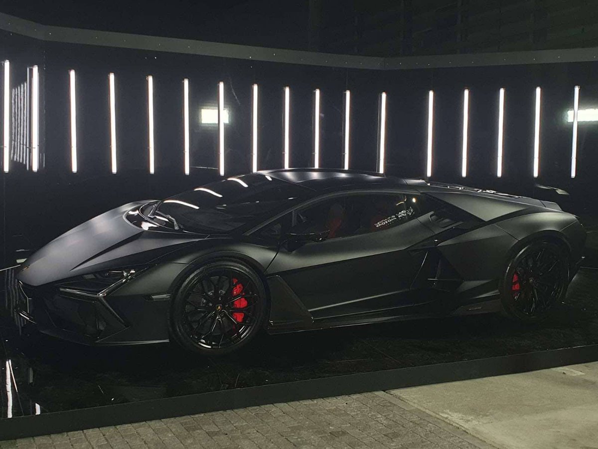 Grand opening of #Lamborghini Tbilisi, the first showroom in Georgia of Lamborghini, a landmark 🇮🇹 Italian brand of luxury sports #cars!
<a href="/Lamborghini/">Lamborghini</a> #StephanWinkelmann
<a href="/ItalyMFA/">Farnesina 🇮🇹</a>