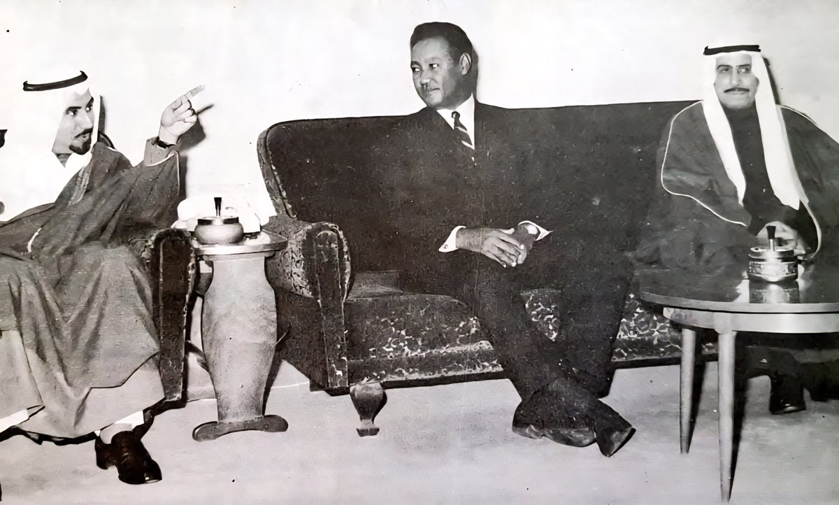 15 ديسمبر 1984 – وصل إلى الكويت مساء اليوم الرئيس السوداني جعفر محمد نميري في زيارة قصيرة، يجري خلالها محادثات مع سمو الشيخ جابر الأحمد الصباح، أمير دولة الكويت، تتناول العلاقات الثنائية بين البلدين، إضافة إلى تطورات الأوضاع العربية الراهنة.

وكان الرئيس نميري قد غادر العاصمة