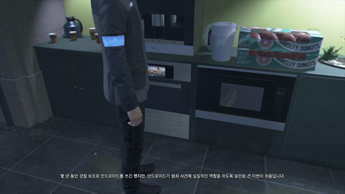 rkpop0815's tweet image. 이 집 도넛은 경찰서에 왜 이리 많은가
1. 너무나도 맛집이라 한 번에 잔뜩 쟁여놔야한다.
2. 직원 복지가 도넛 제공이다.
3. 행크가 쐈다(?)