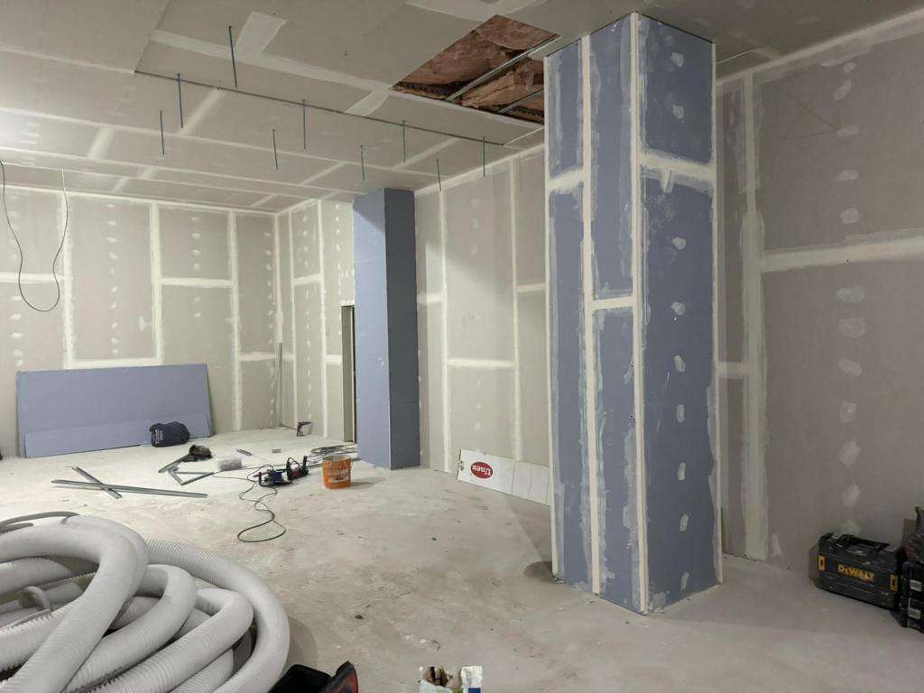 Planificar la acústica desde el principio es clave. Descubre en nuestro nuevo artículo la importancia del aislamiento acústico con AUDIOTEC. 🏗️🔇 #ConstrucciónConAudiotec #AislamientoAcústico blgs.co/tKVqK1