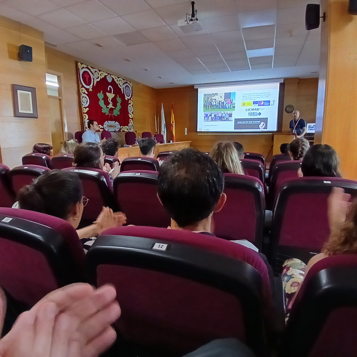 dfarmausc's tweet photo. Learning about science and technologies involved in 3D #bioprinting Great community #UniversidadeVerán2025 @AerogelsLab @aggoyanes @icmabCSIC @idis_research @axenciaGAIN @CELLINK3D @RealAcadFarmGal #Iberos+ @poctep https://t.co/lfnLQ1VXxf