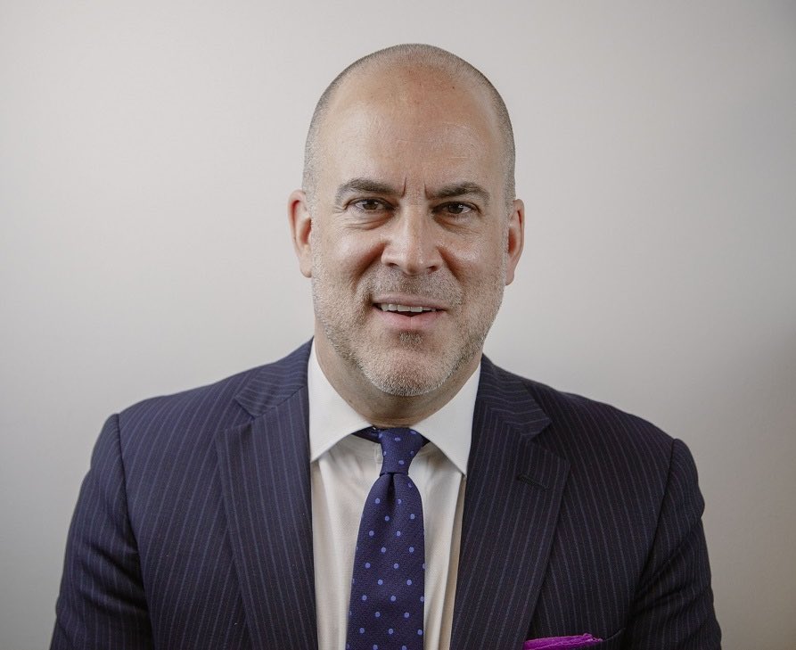 Zarządzanie kwestiami migracji i azylu jest złożone.

Politykom i decydentom nie jest łatwo znaleźć właściwą równowagę.

Kevin Allen przybliża pogląd UNHCR na to, jak postępować w sposób zasadniczy, lecz pragmatyczny, zgodny z prawem międzynarodowym.

tinyurl.com/wcweab27