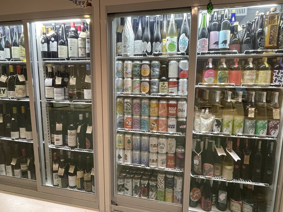 華金！お酒たっぷり届いております🍻
仕事終わった方から乾杯しましょう〜っ