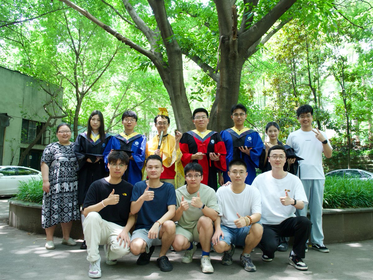 lu_lab_cqu's tweet photo. 毕业快乐！🥳🥳🥳 https://t.co/ZZjHfDiAnG
