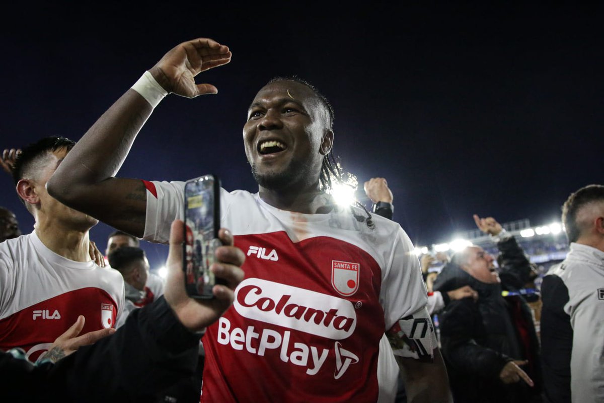 SantaFe's tweet photo. ¡Qué noche señores 😍!

#VamosSantaFe 🇮🇩 https://t.co/oG4MCPOt7L